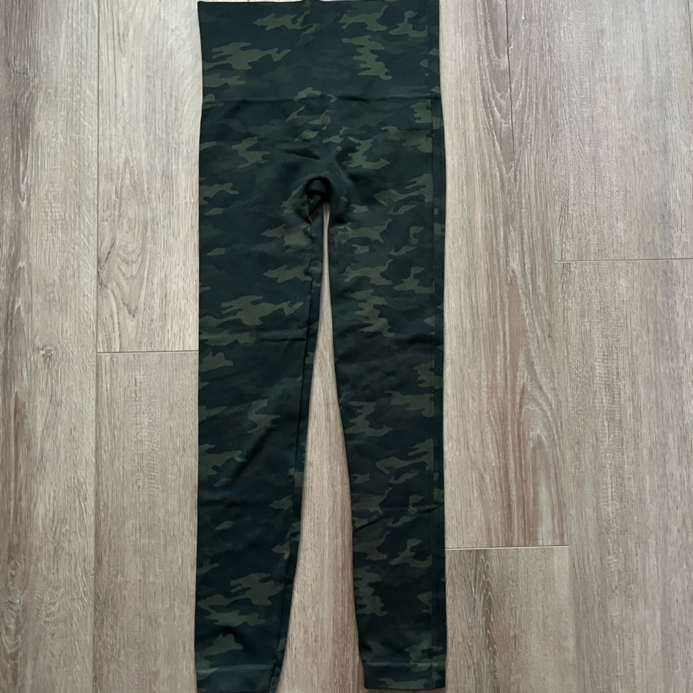 Sz S Camo Seamless Legging Spanx